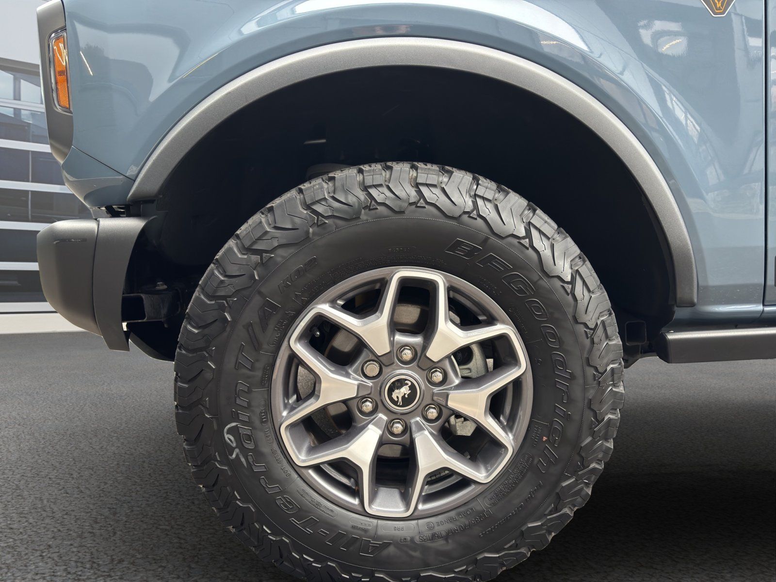 Fahrzeugabbildung Ford Bronco 2.7l EcoBoost V6 Badlands e-4WD #360-Gr