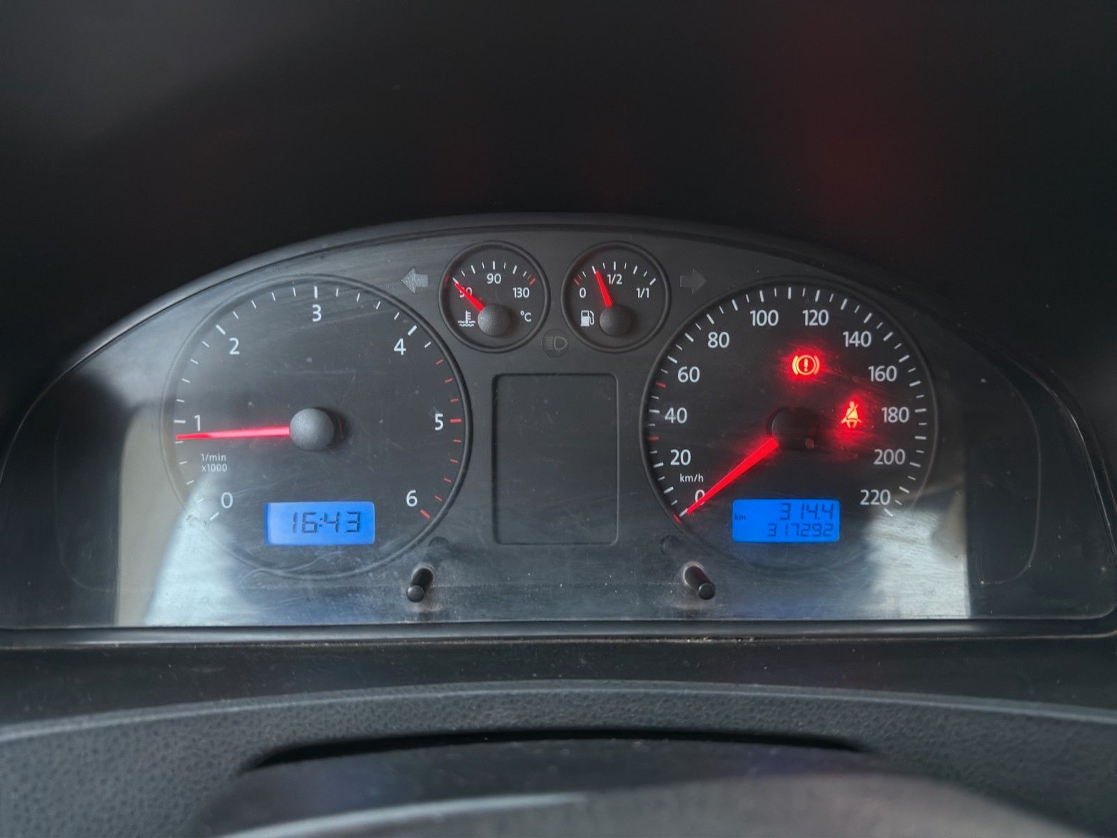 Fahrzeugabbildung Volkswagen T5 TRANSP. KASTEN LR 1.9 TDI STANDHEIZ.  TEL