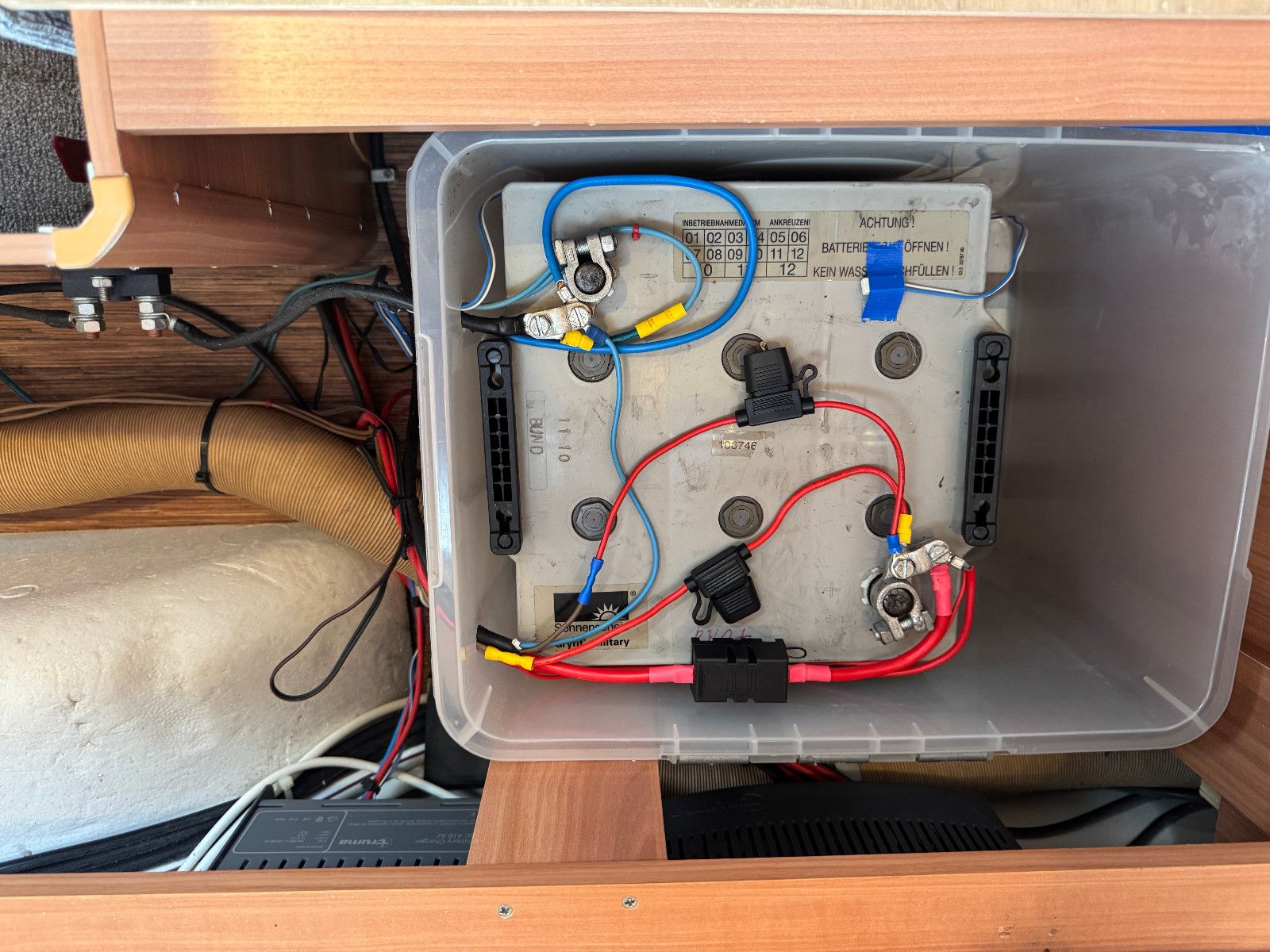 Fahrzeugabbildung Hobby 545 KMF DE LUXE SAT TV MOVER RUNDSITZGRUPPE