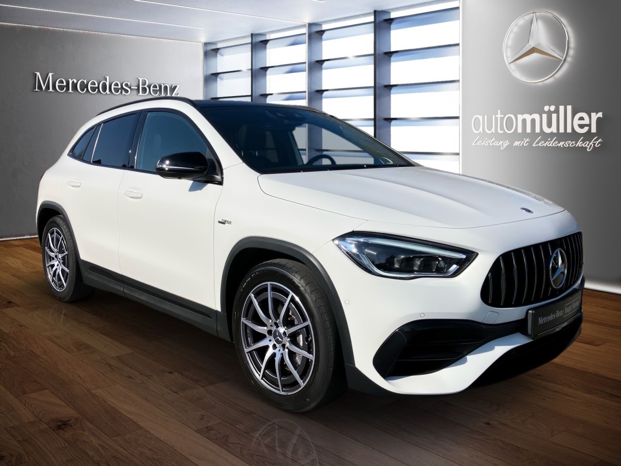 Fahrzeugabbildung Mercedes-Benz GLA 45 AMG 4M+ AHK+Pano+Night+Burmester+360°
