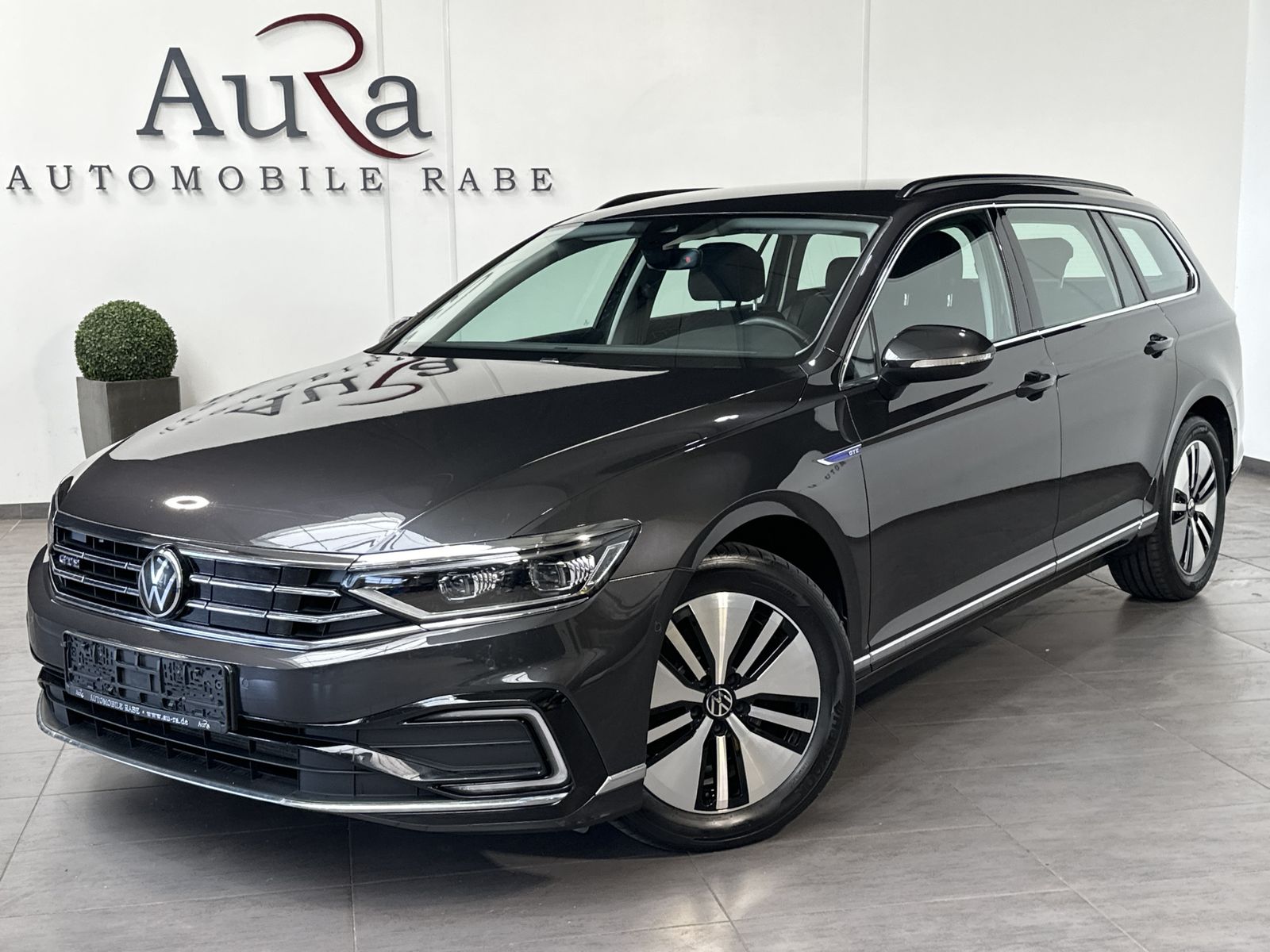 Fahrzeugabbildung Volkswagen Passat Variant 1.4 TSI DSG GTE NAV+LED+ACC+VCOCK