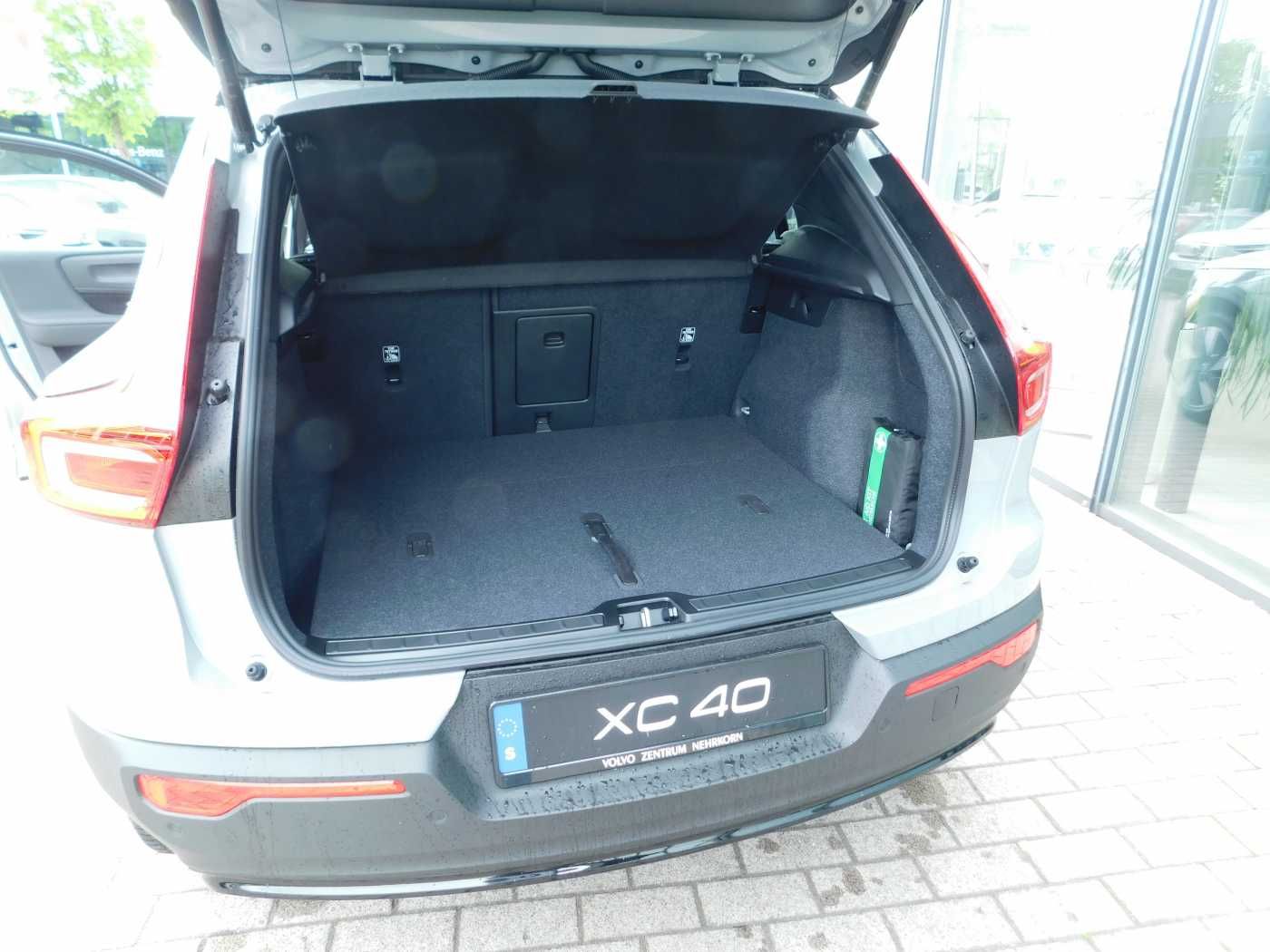 Fahrzeugabbildung Volvo XC40 Pure Electric Recharge Twin Motor Plus