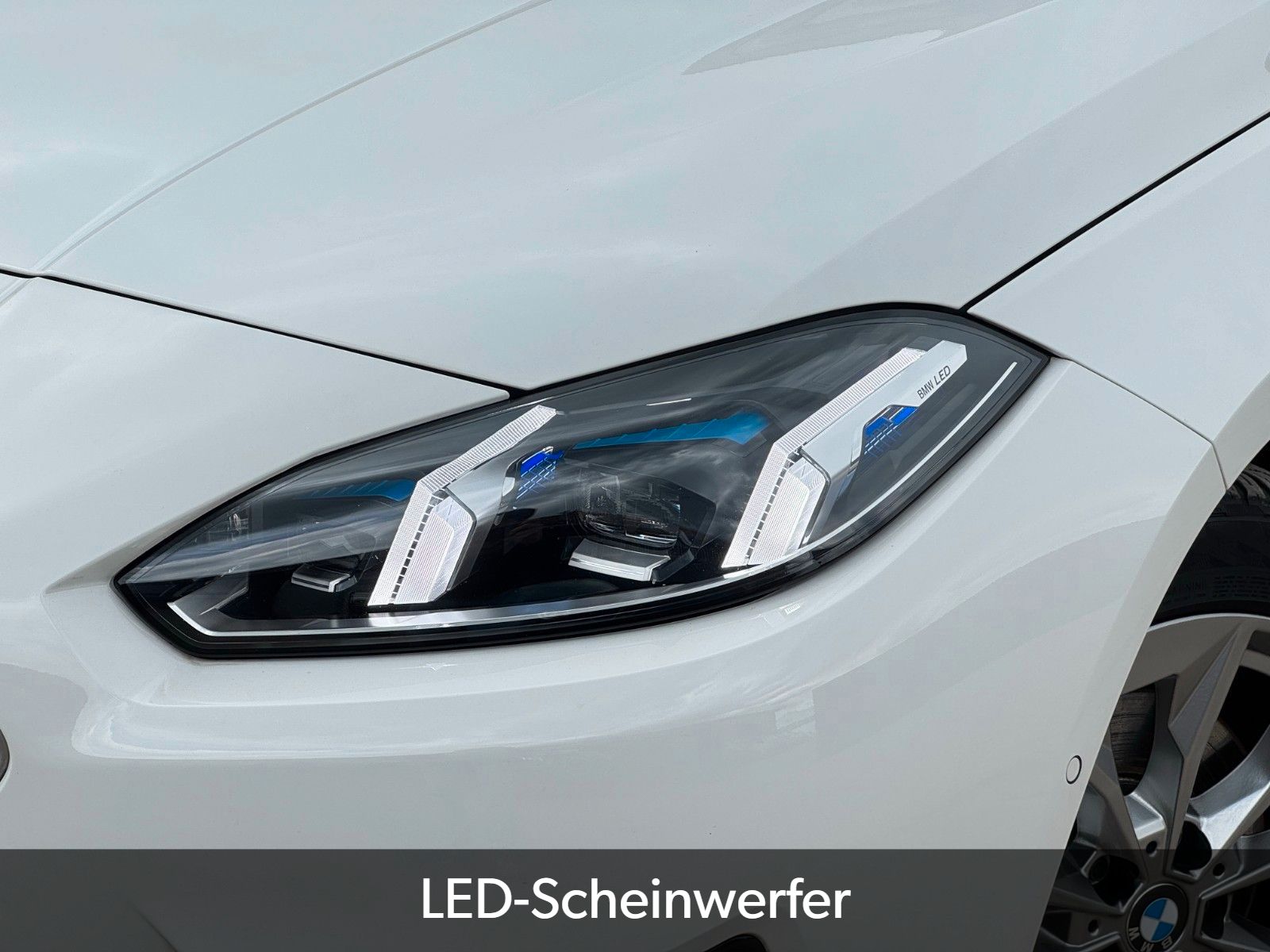 Fahrzeugabbildung BMW 120i Aut. Adap. LED CAM SHZ LHZ KZG CarPlay