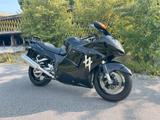 Honda CBR 1100 XX Super Black Bird