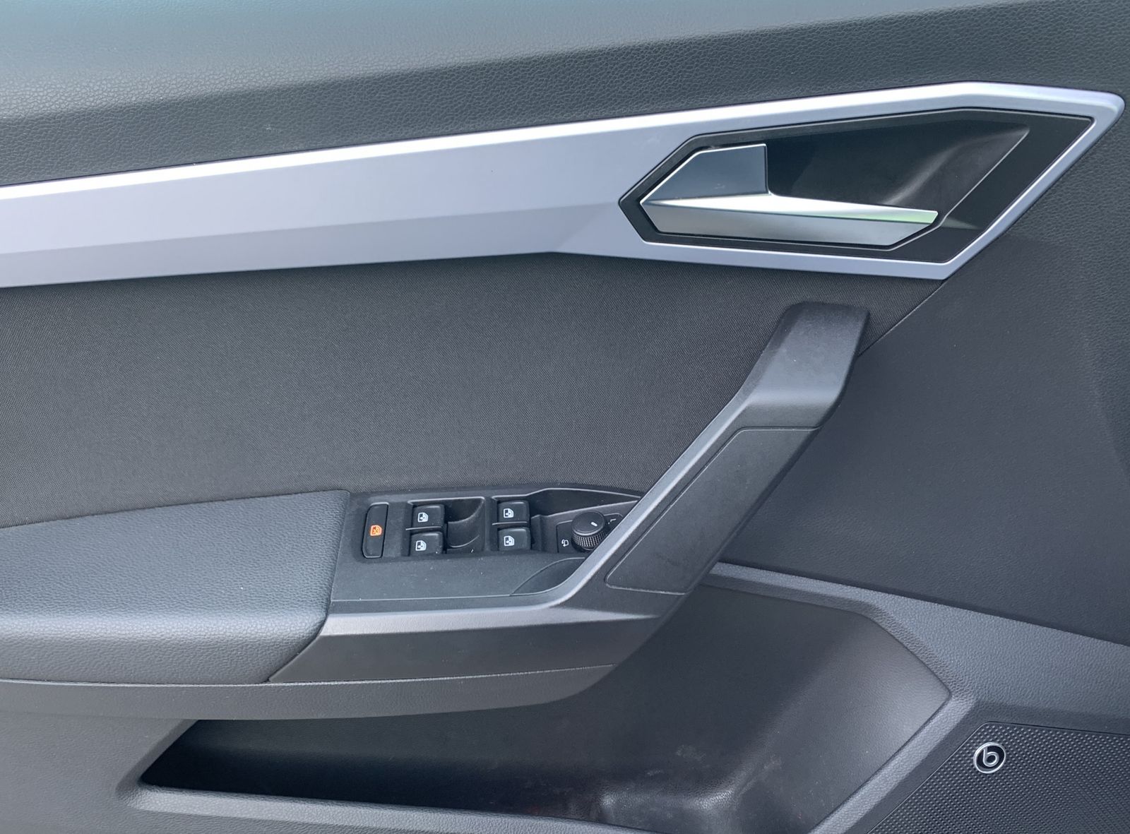 Fahrzeugabbildung SEAT Arona 1.5 TSI*FR*Beats*LED*AHK*Cam*ACC*