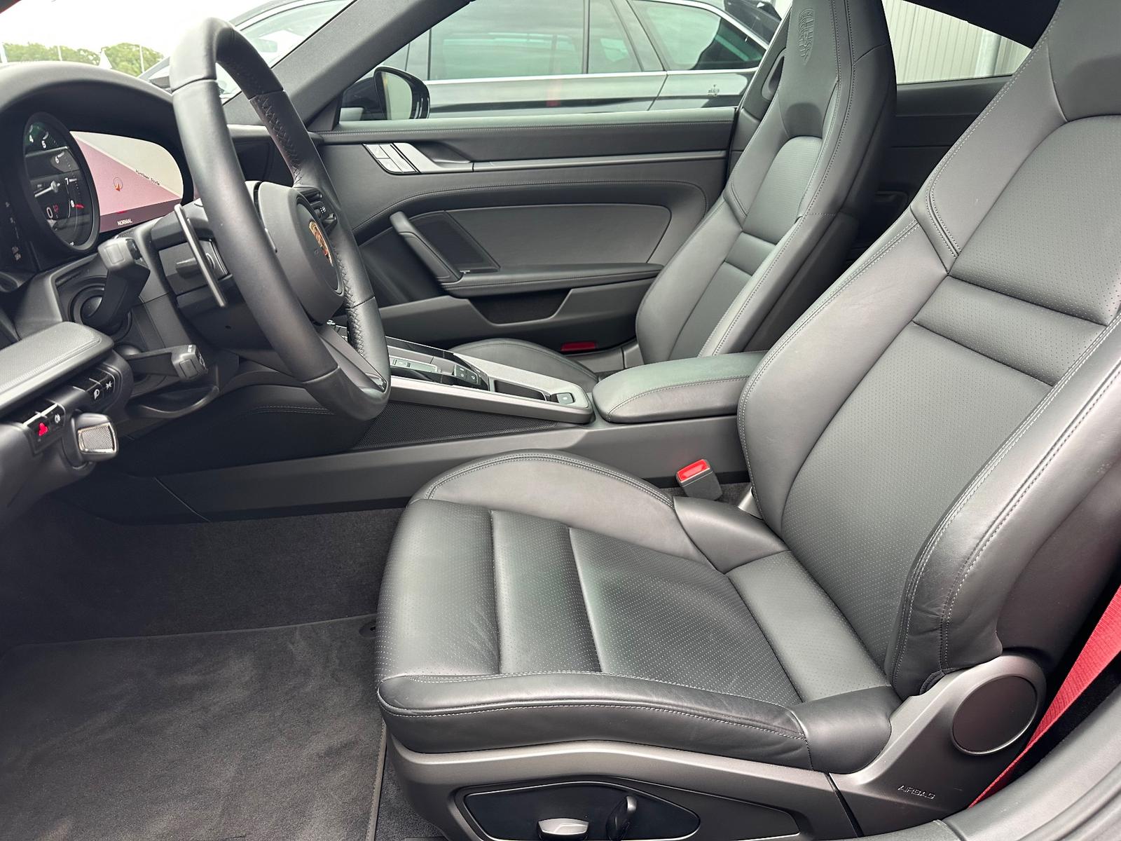 Porsche 992 Carrera S NAV+LED+KAM+BOSE+SPORT-ABGAS