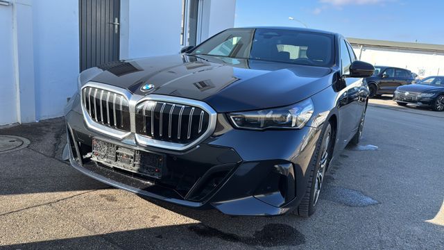 BMW 520 d xDrive M Sport*AHK*PANO*INNO*KAMERA*HARMAN