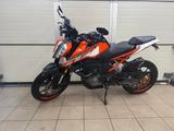 KTM Duke 125 mit Akrapovic - KLEINKRAFTRAD