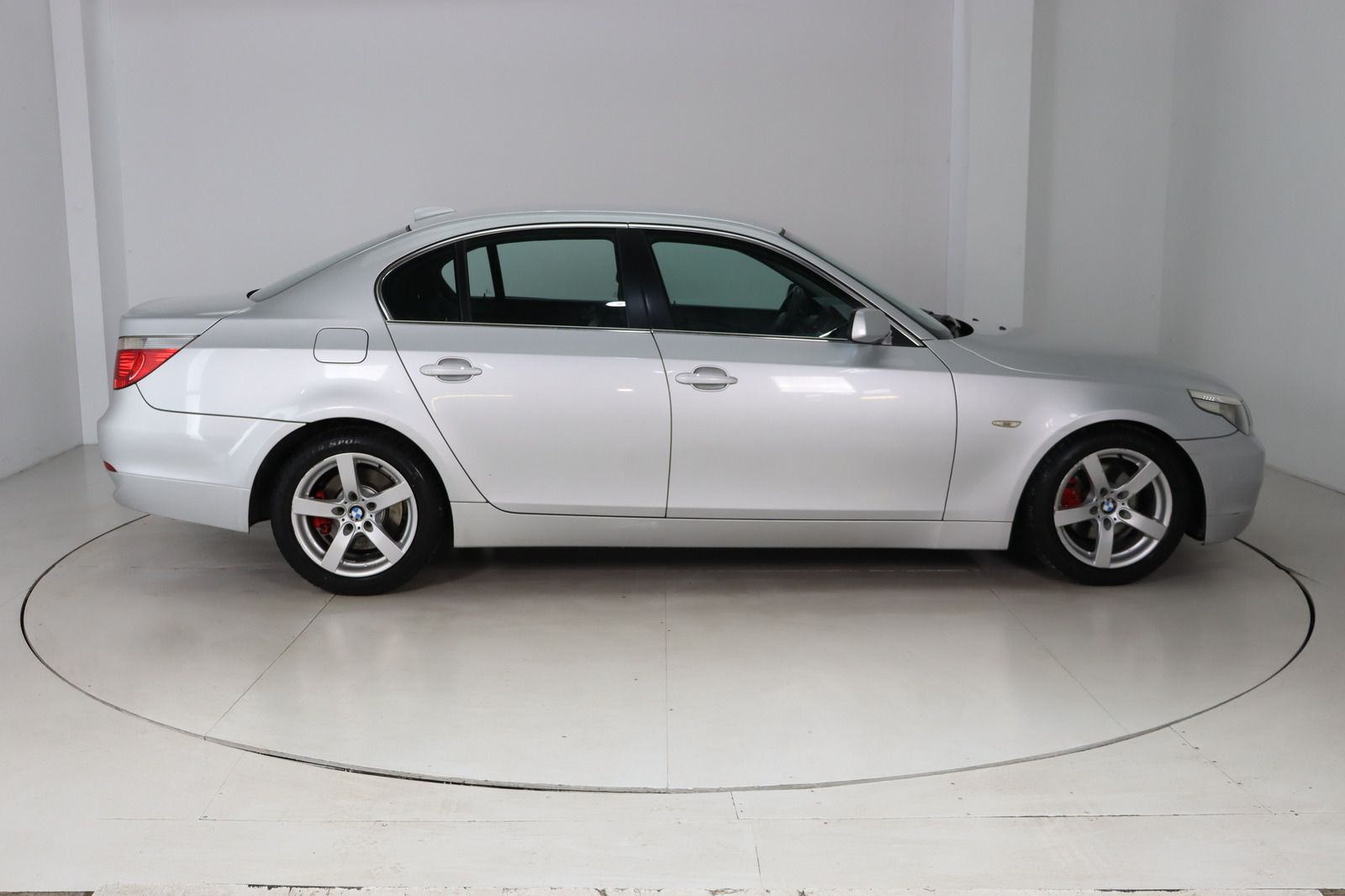 Fahrzeugabbildung BMW 520 i * Sitzhzg. * Tempomat