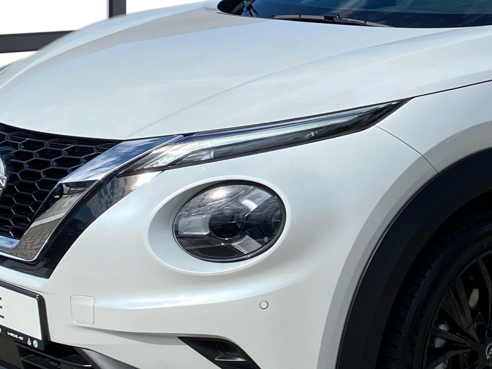 Fahrzeugabbildung Nissan Juke REDLINE EDITION 1.0 DIG-T 7DCT *Bose*360'*