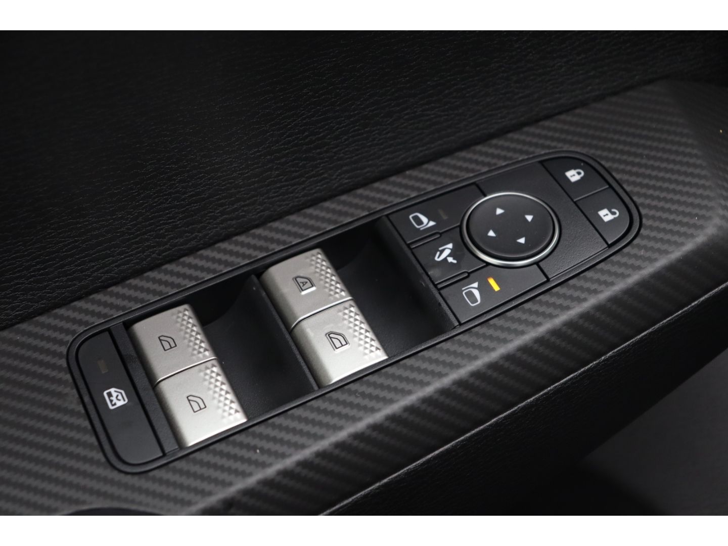 Fahrzeugabbildung Mitsubishi Outlander Plug-in Hybrid BASIS ++Sitzheizung++