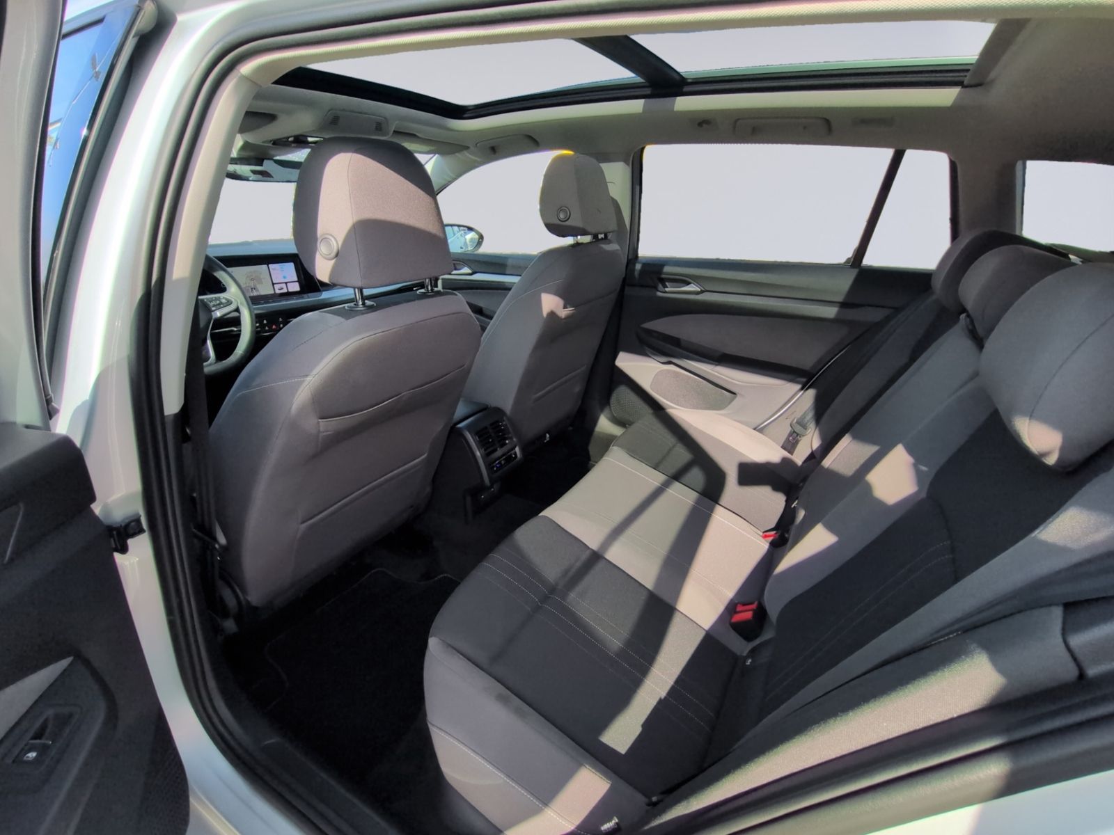 Golf VIII Alltrack 2.0 TDI DSG KAMERA+PANO+STHZ