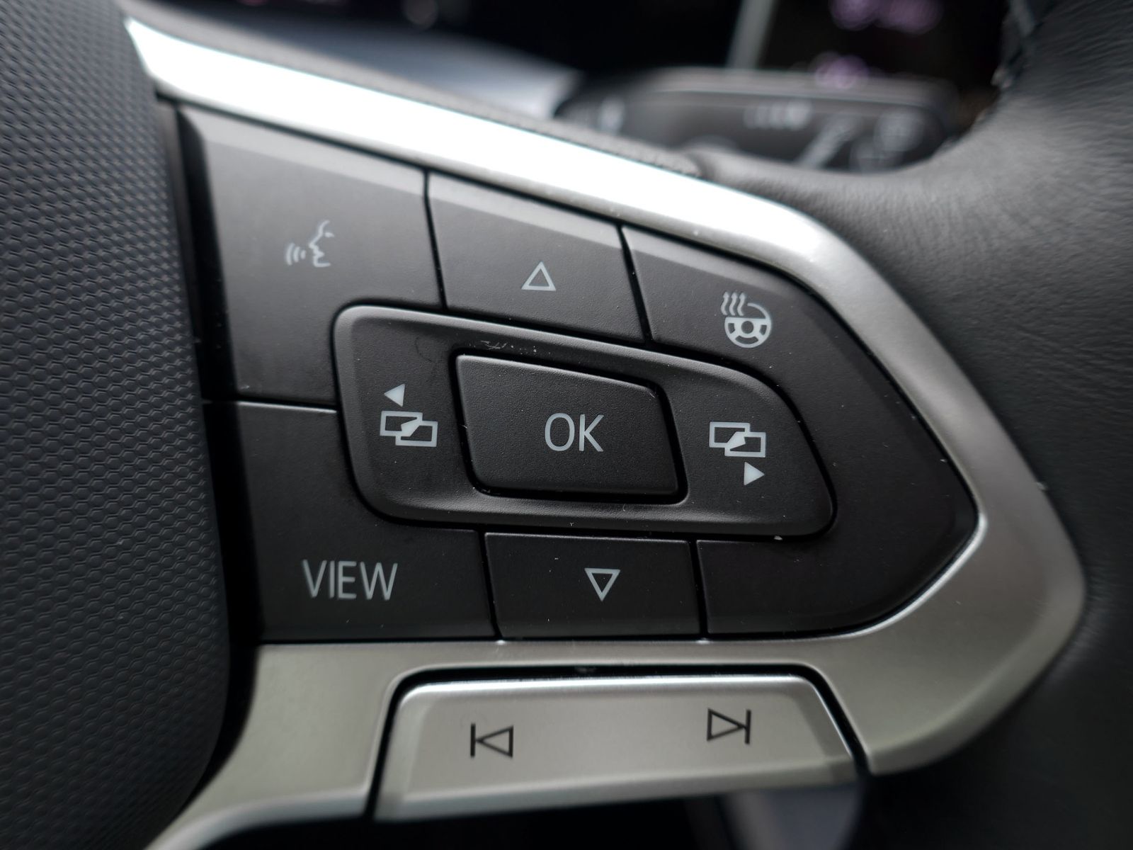 Fahrzeugabbildung Volkswagen Golf VIII GOAL 1.5 TSI | LED PDC ACC Navi App
