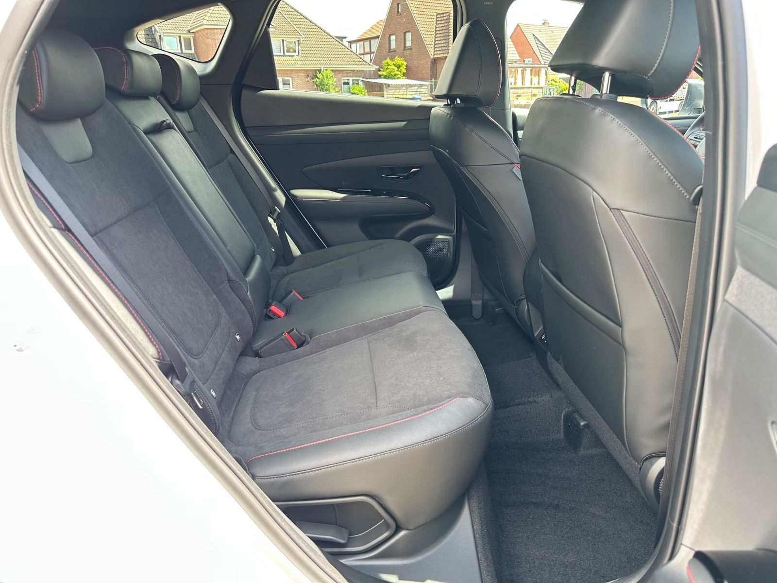 Fahrzeugabbildung Hyundai Tucson N-Line 1.6 T-GDi DCT Navi/ACC/LED/Shzg.