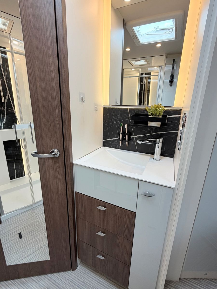 Fahrzeugabbildung Bürstner Elegance I 920 G