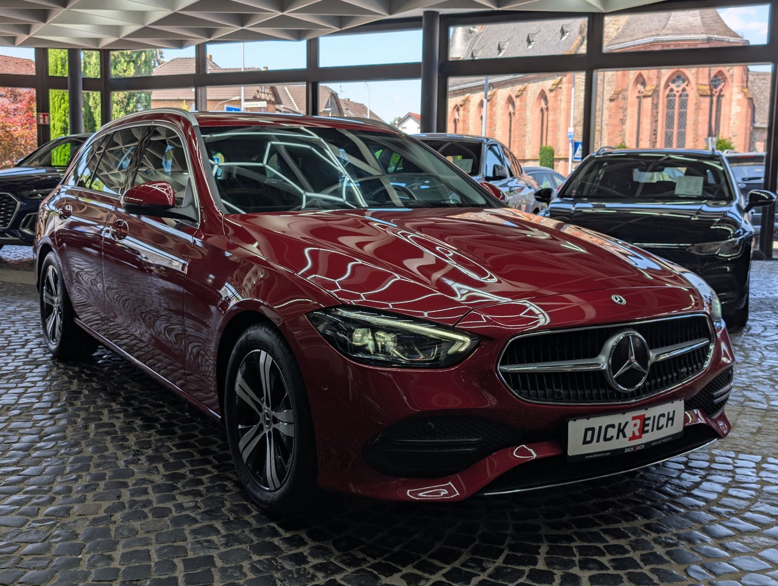 Fahrzeugabbildung Mercedes-Benz C 180 T AVANTGARDE MBUX AHK KAM VIRT AMBI WINTER