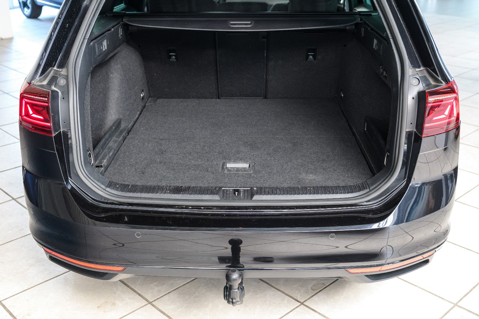 Fahrzeugabbildung Volkswagen Passat Business 2.0 TDI +Massage +Pano *Kamera