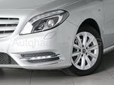 Mercedes-Benz B 180 Klimaa. BiX ILS Navi Parkass. Kamera - Mercedes-Benz B 180: Automatik
