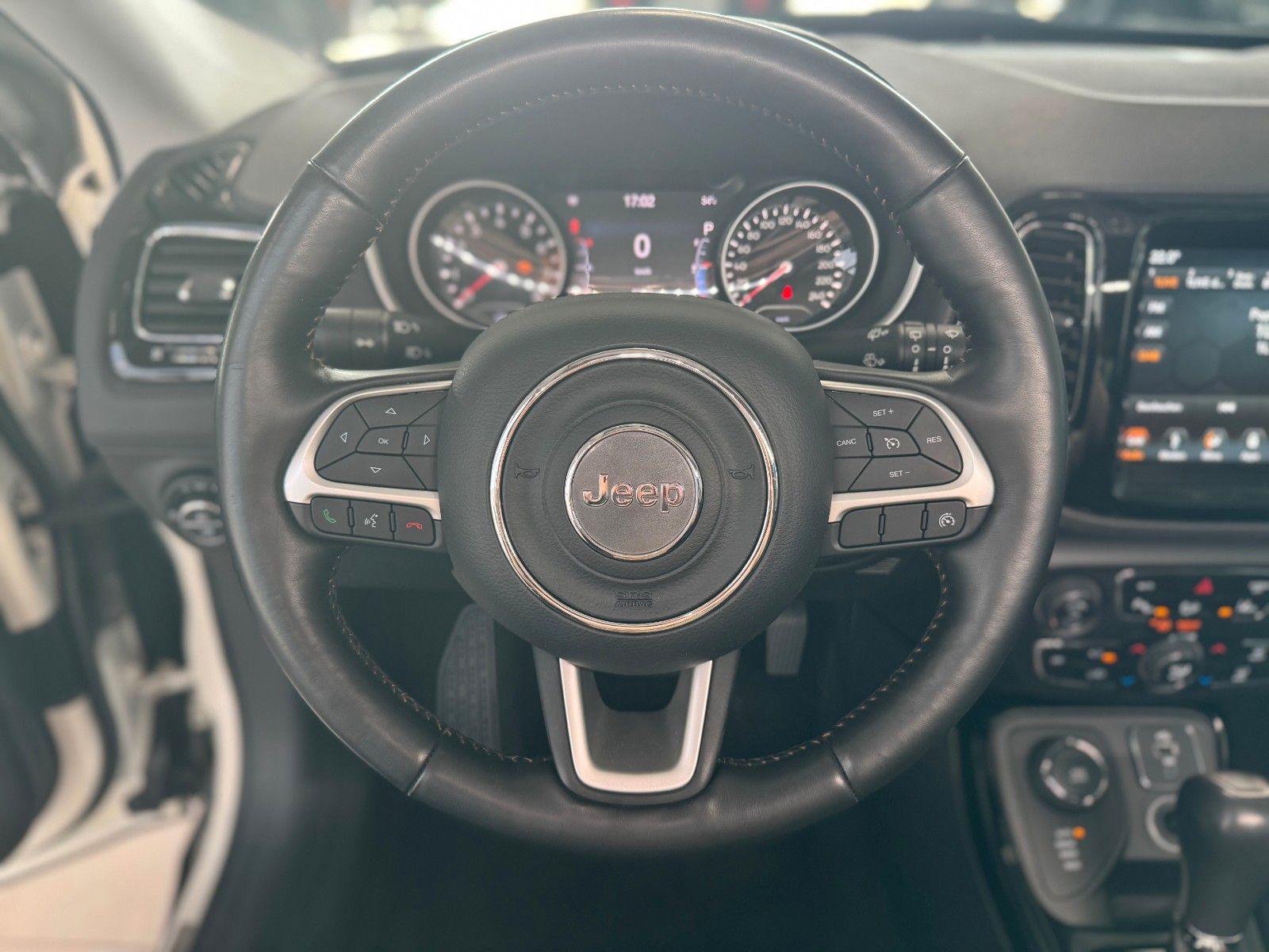 Fahrzeugabbildung Jeep Compass Limited 4WD DAB+ Xenon Beats Navi