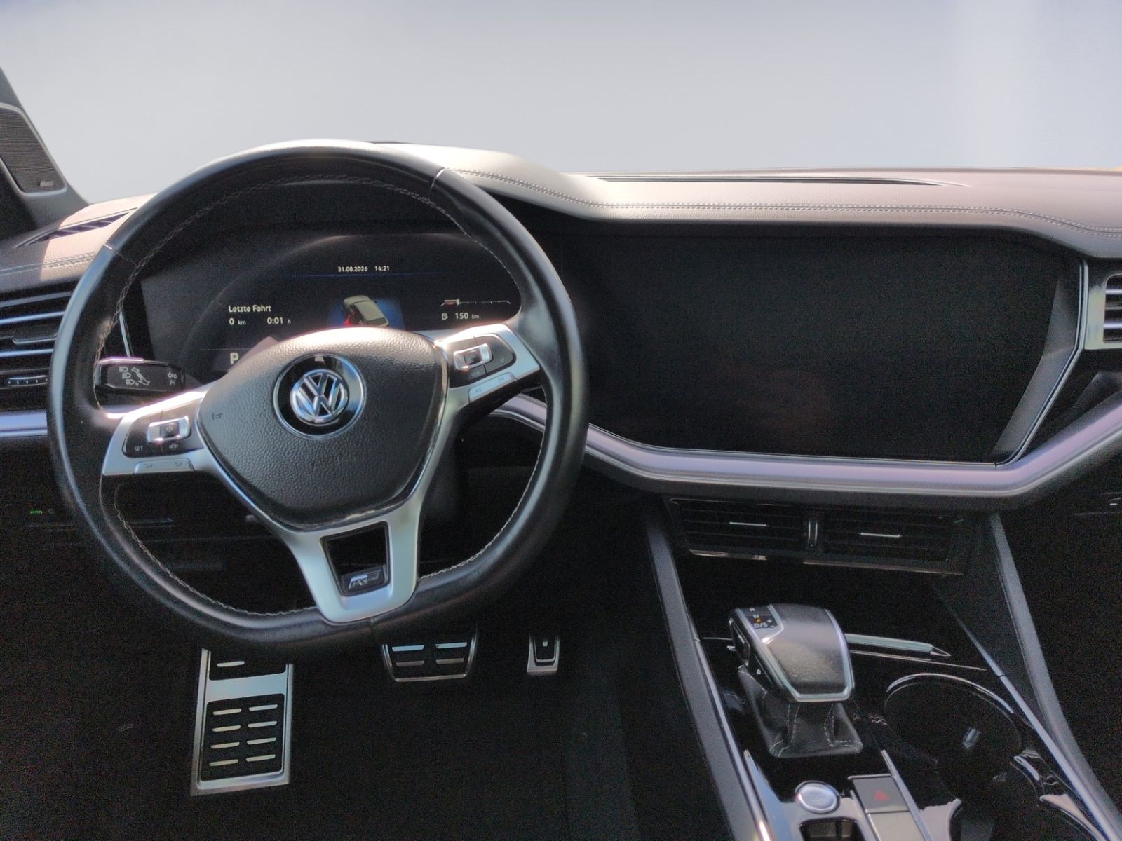 Touareg V8 TDI R Line LEDER+STHZ+AHK+PANO