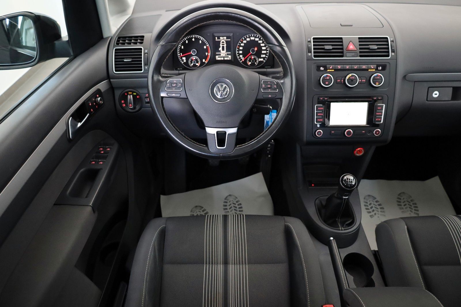 Fahrzeugabbildung Volkswagen Touran Match Navi,Panorama,SK,PDC,AHK,SR+WR