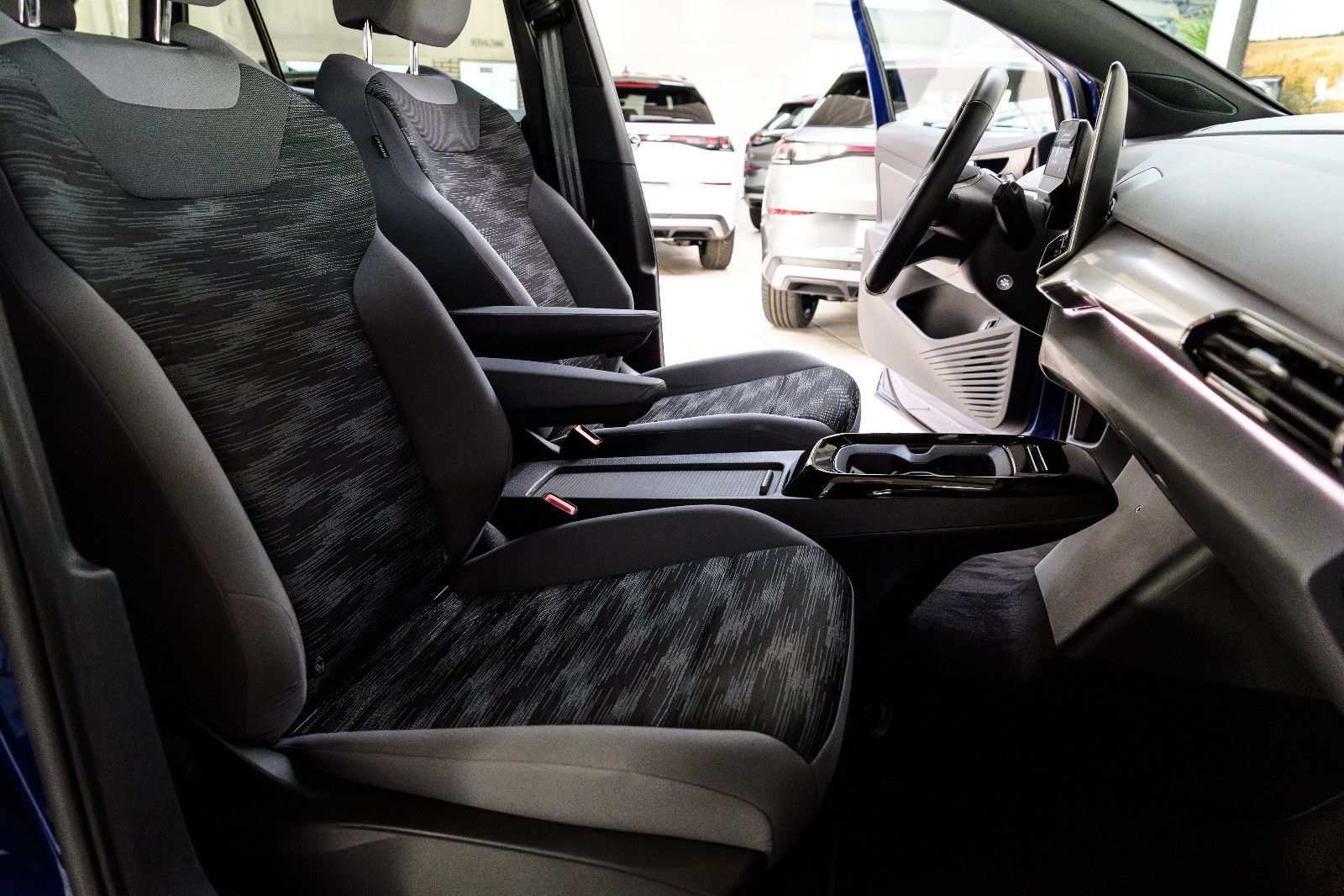 Fahrzeugabbildung Volkswagen ID.4 Pro IQ-LED+360°KAM+EASY-OPEN+NAV+ACC+WÄRMEP