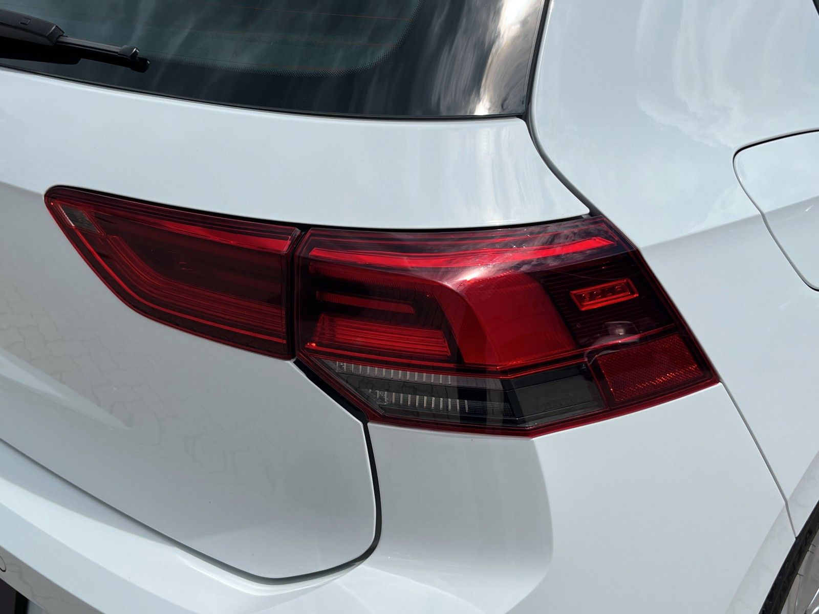 Fahrzeugabbildung Volkswagen VIII*DSG*LED*SHZ*NAVI*ViCo*PDC**