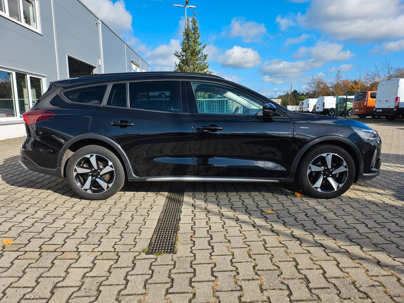 Fahrzeugabbildung Ford Focus Turnier Active X