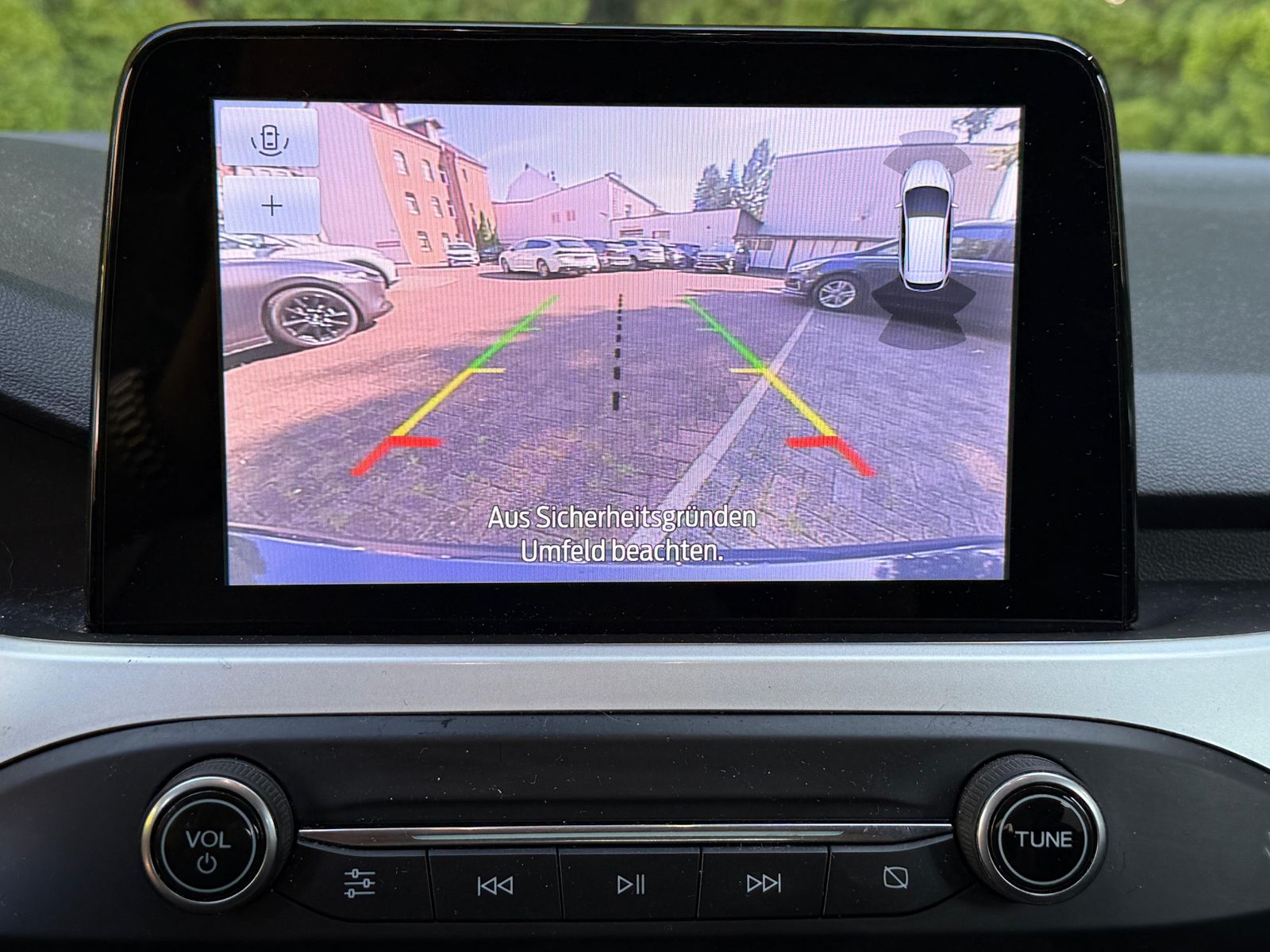 Fahrzeugabbildung Ford Focus 2.0 EB Cool & Connect LED+NAV+SHZ+KAM+CARP
