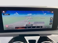 MERCEDES-BENZ CLA 250 Progressive Nav Pano HeadUp