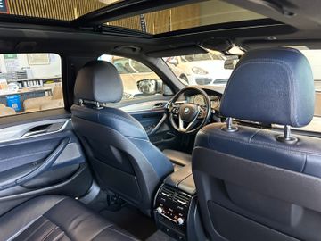 BMW 530 d xDrive Sport Line *LED*Pano*