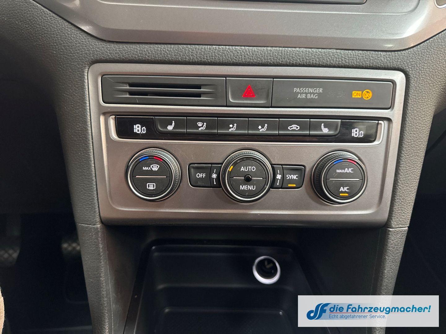 Fahrzeugabbildung Volkswagen Golf Sportsvan VII Trendline BMT Start-Stopp Spe