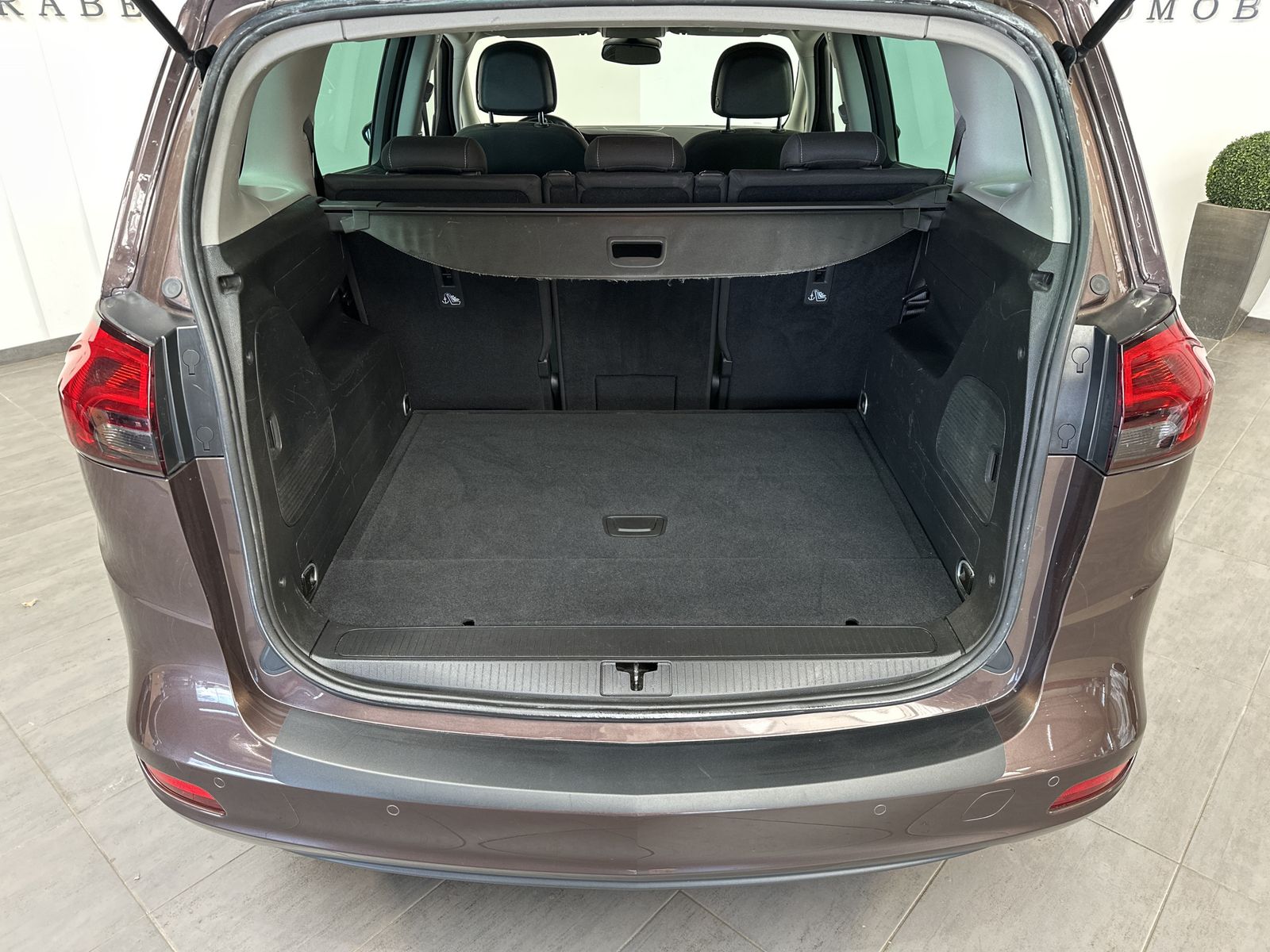 Fahrzeugabbildung Opel Zafira 1.6 D Business Innov. NAV+LED+PP+AHK+17ZO