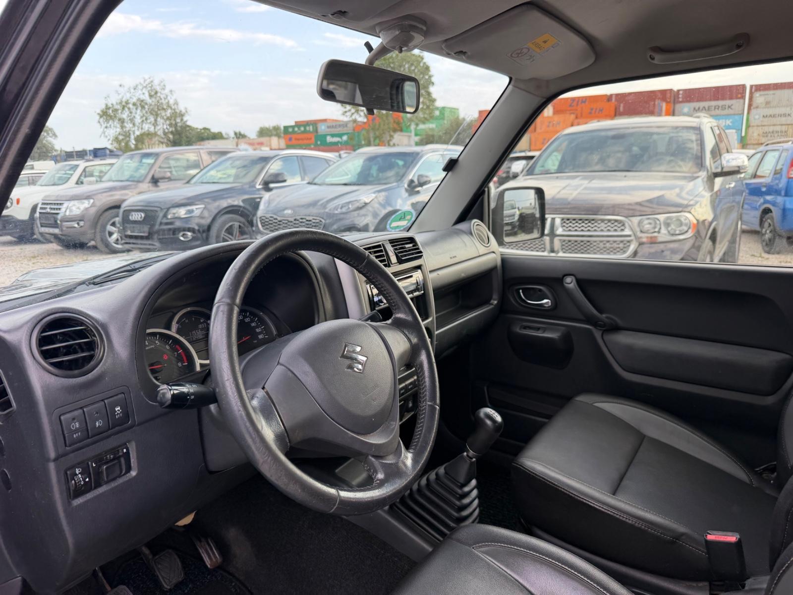 Suzuki Jimny Ranger Style Allroad 1.3 84ch - 1 ère main - Climatisation - Attelage - Sièges chauffants