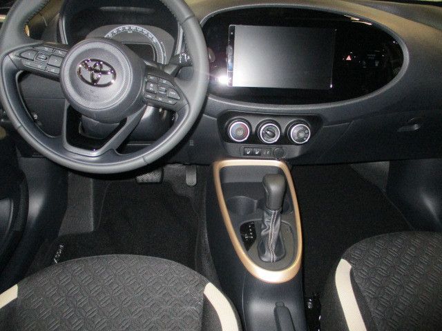 Fahrzeugabbildung Toyota Aygo X Team D Automatik