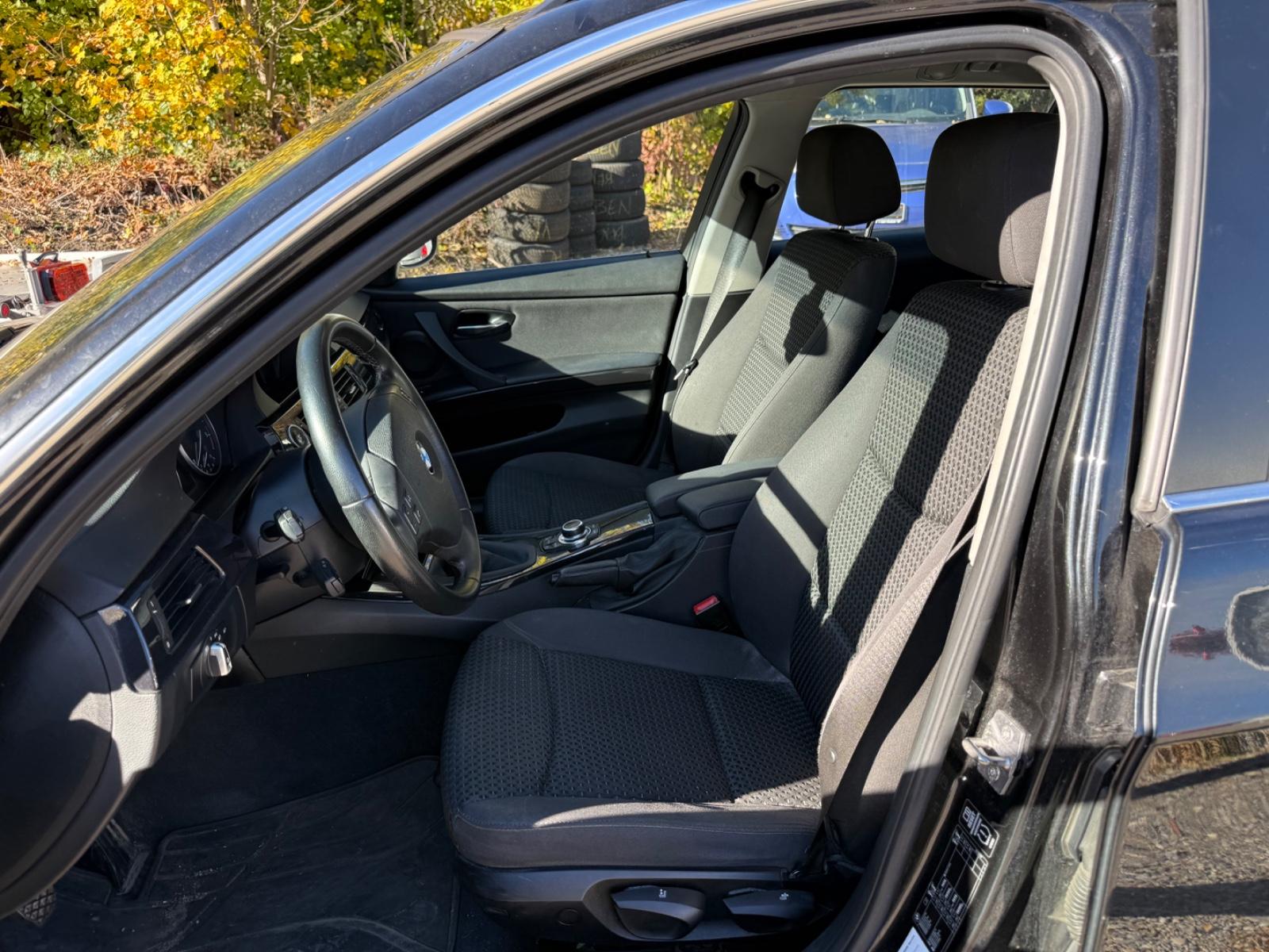 BMW 320 2012 — photo 10