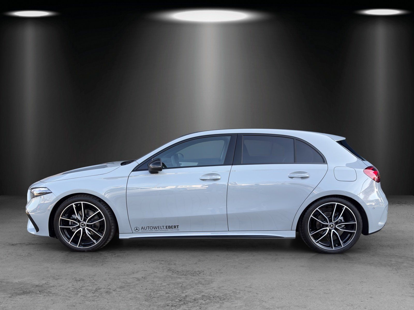 Fahrzeugabbildung Mercedes-Benz A 180 d AMG SPECIAL EDITION AHK PANODACH LED