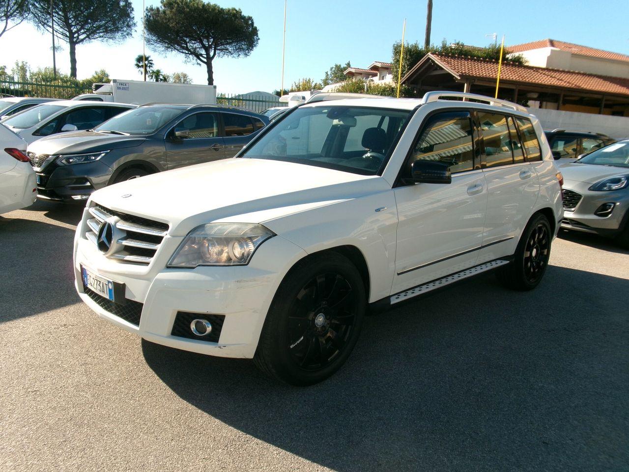 Mercedes-Benz GLK200 2011 — interior