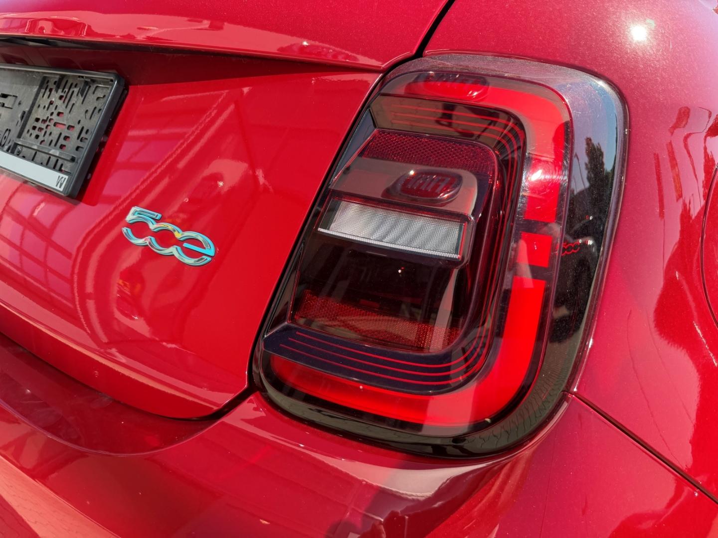 Fiat 500e Red *Apple Car Play *Tempomat