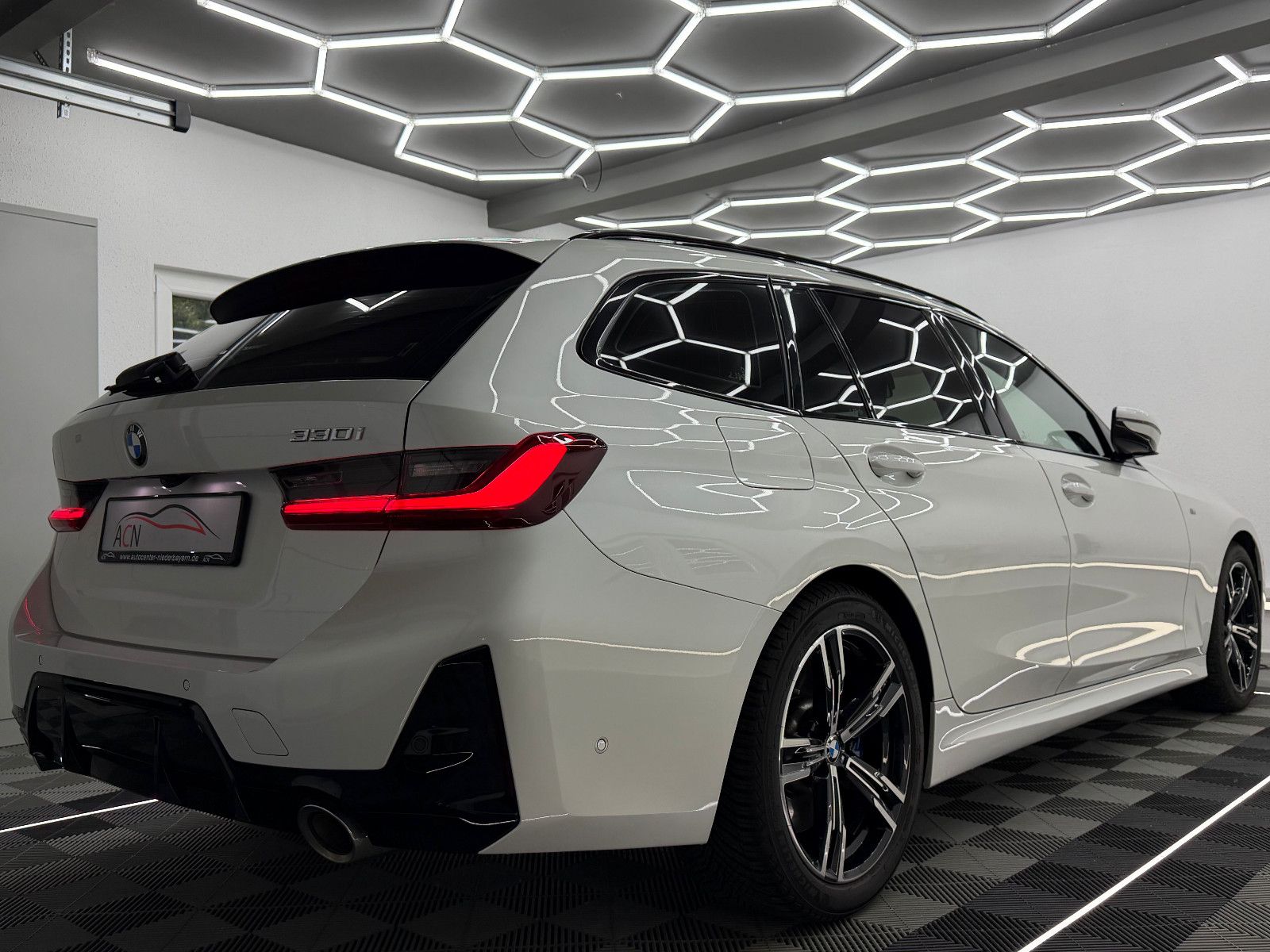 Fahrzeugabbildung BMW 330 i M SPORT/LED/DAB/KAMERA/ACC/CURVED DISPLAY