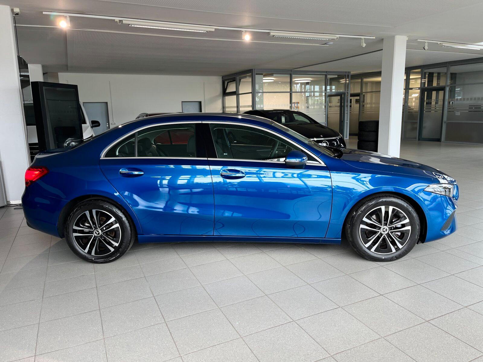 Mercedes-Benz A 180 d Limo Keyless+Fahr.assistenz+EDW+Kam+LED+