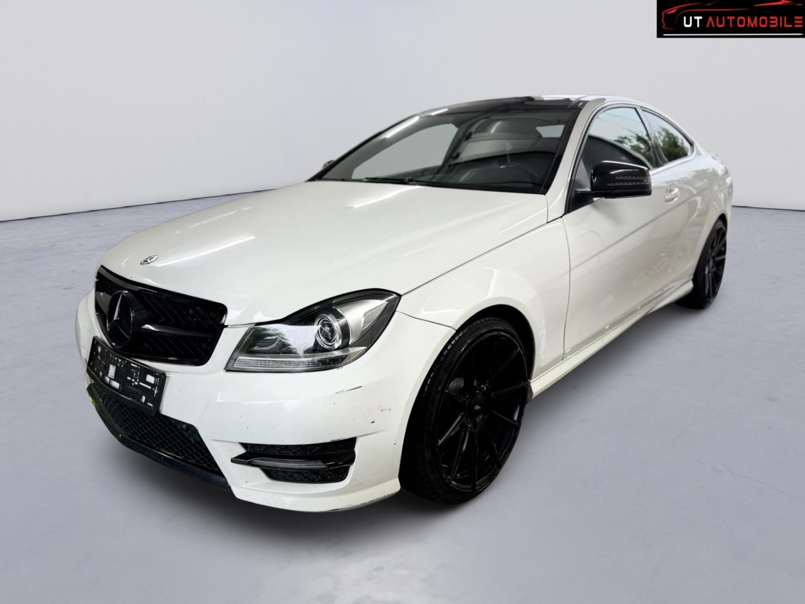 Mercedes-Benz C 250 AMG BlueEFFICIENCY Coupé Autom. Pano