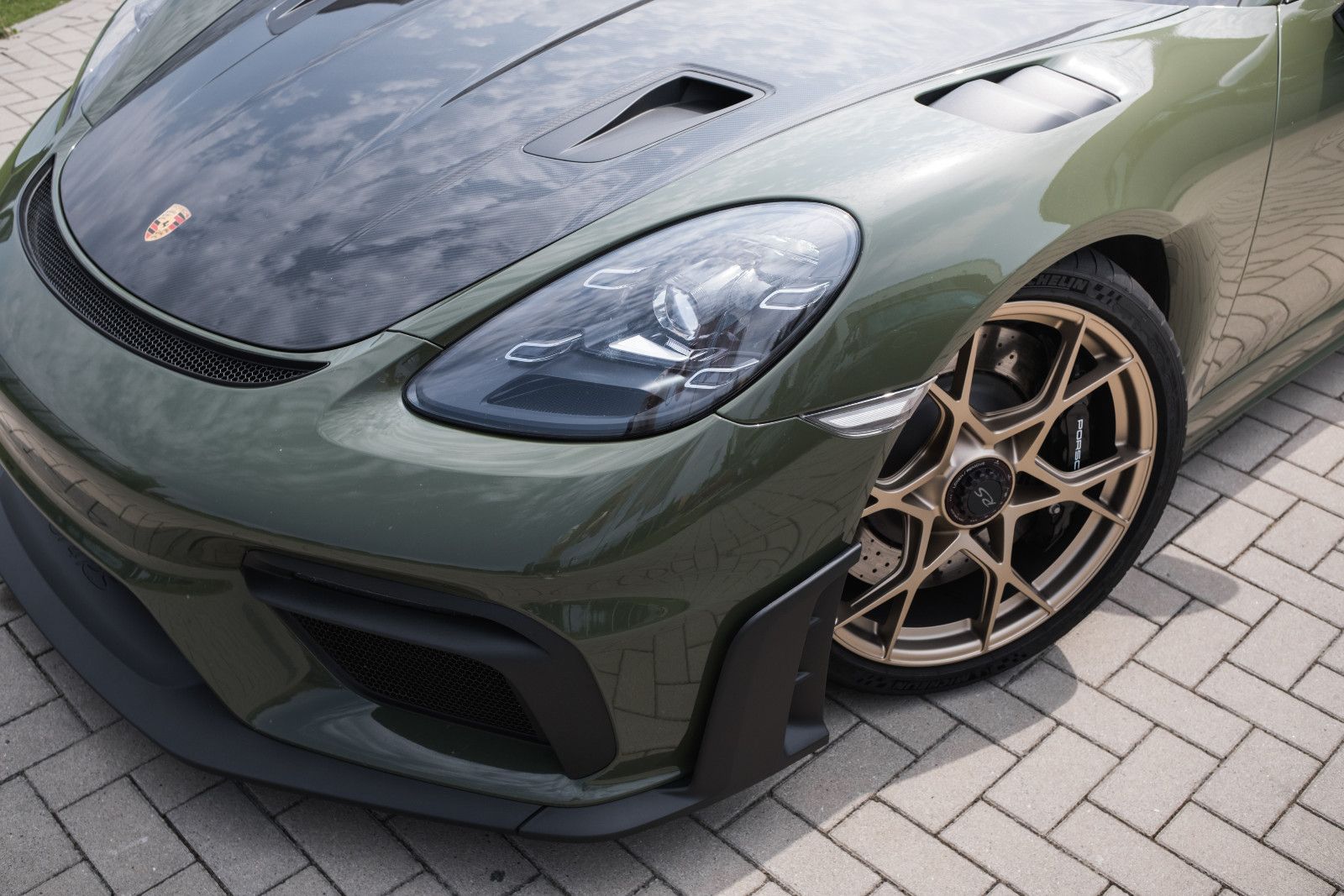 Fahrzeugabbildung Porsche 718 GT4 RS-Weissach-PTS-Lift-LED-Steuer-Folie