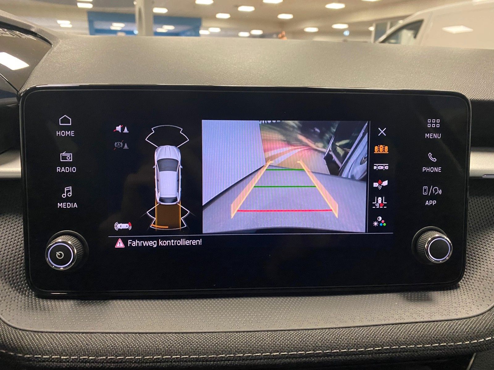 Fahrzeugabbildung SKODA Fabia 1.0 TSI  DSG 130 Top Selection+ACC+Kamera+