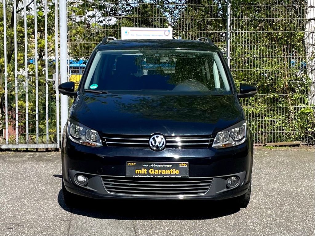 VOLKSWAGEN Touran