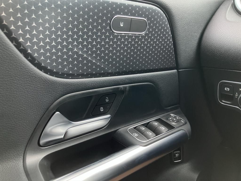 Fahrzeugabbildung Mercedes-Benz GLA 200 el. Heckklappe*LED*Kamera*AHK*PDC