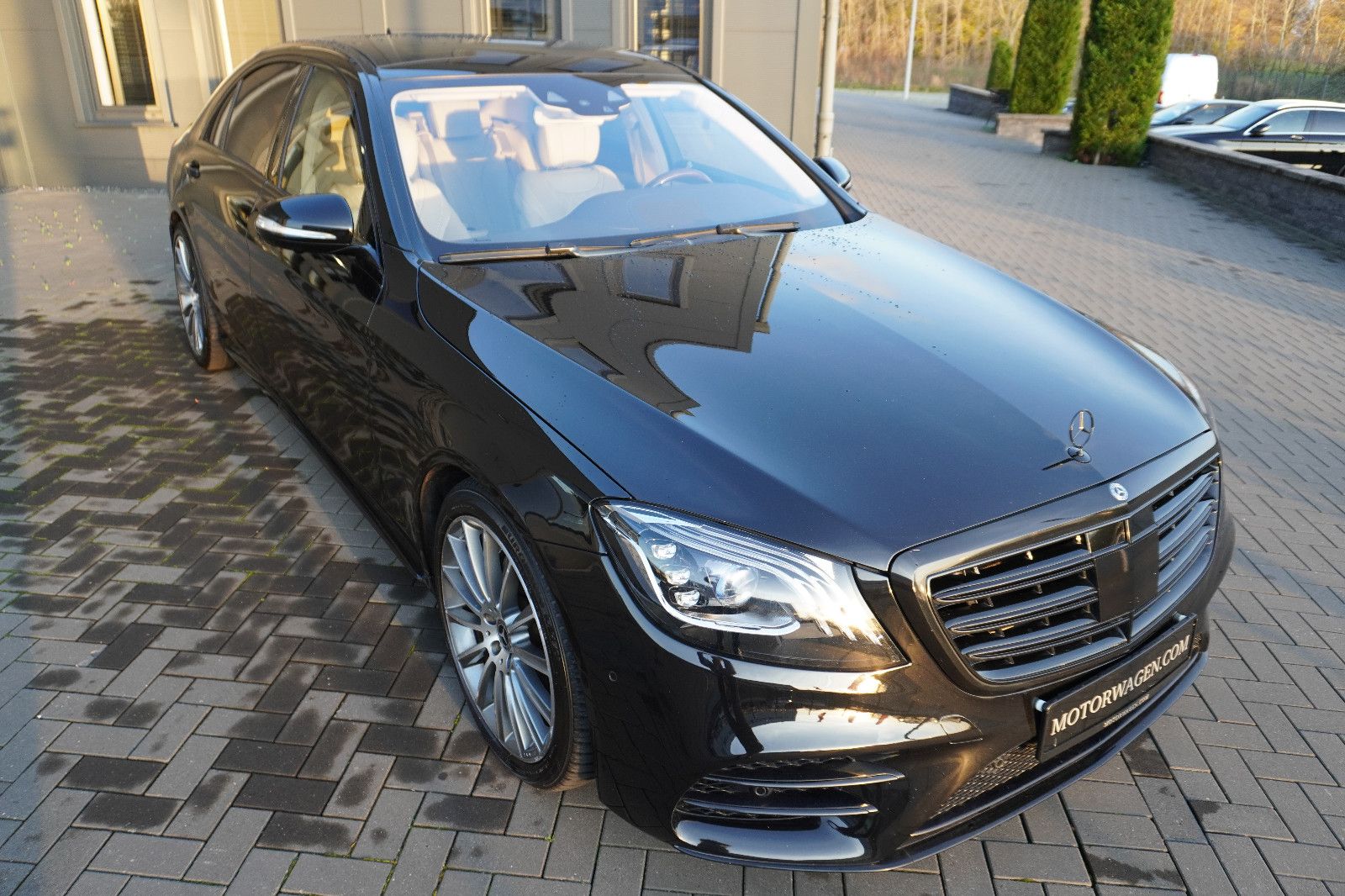 Fahrzeugabbildung Mercedes-Benz S 560 4Matic L AMG