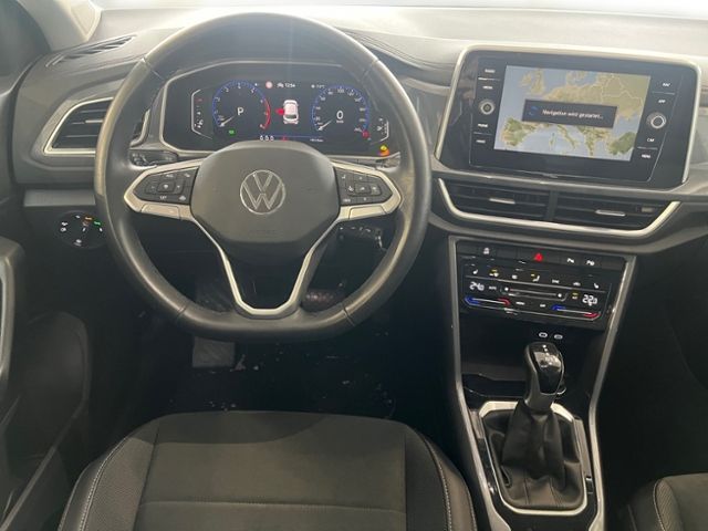 Fahrzeugabbildung Volkswagen T-ROC 1.5 TSI DSG STYLE GJR NAVI APP-CONNECT