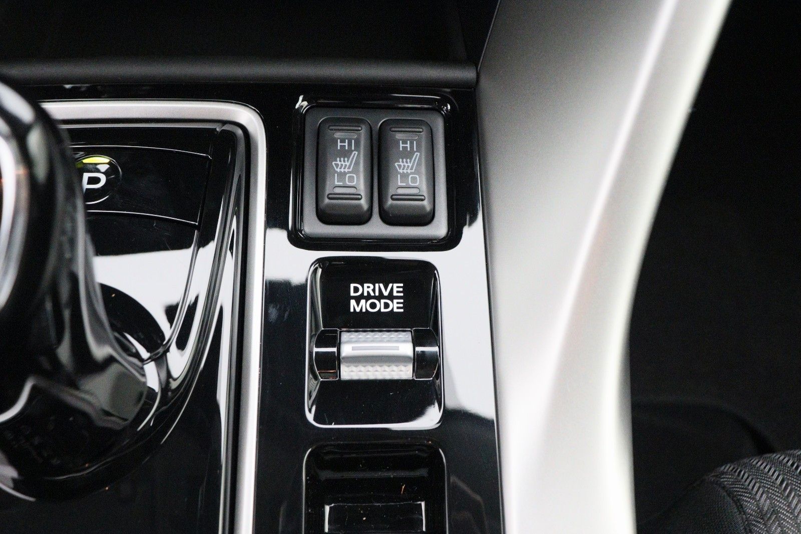Fahrzeugabbildung Mitsubishi Eclipse Cross Plug-in Hybrid 2.4 Basis 4WD
