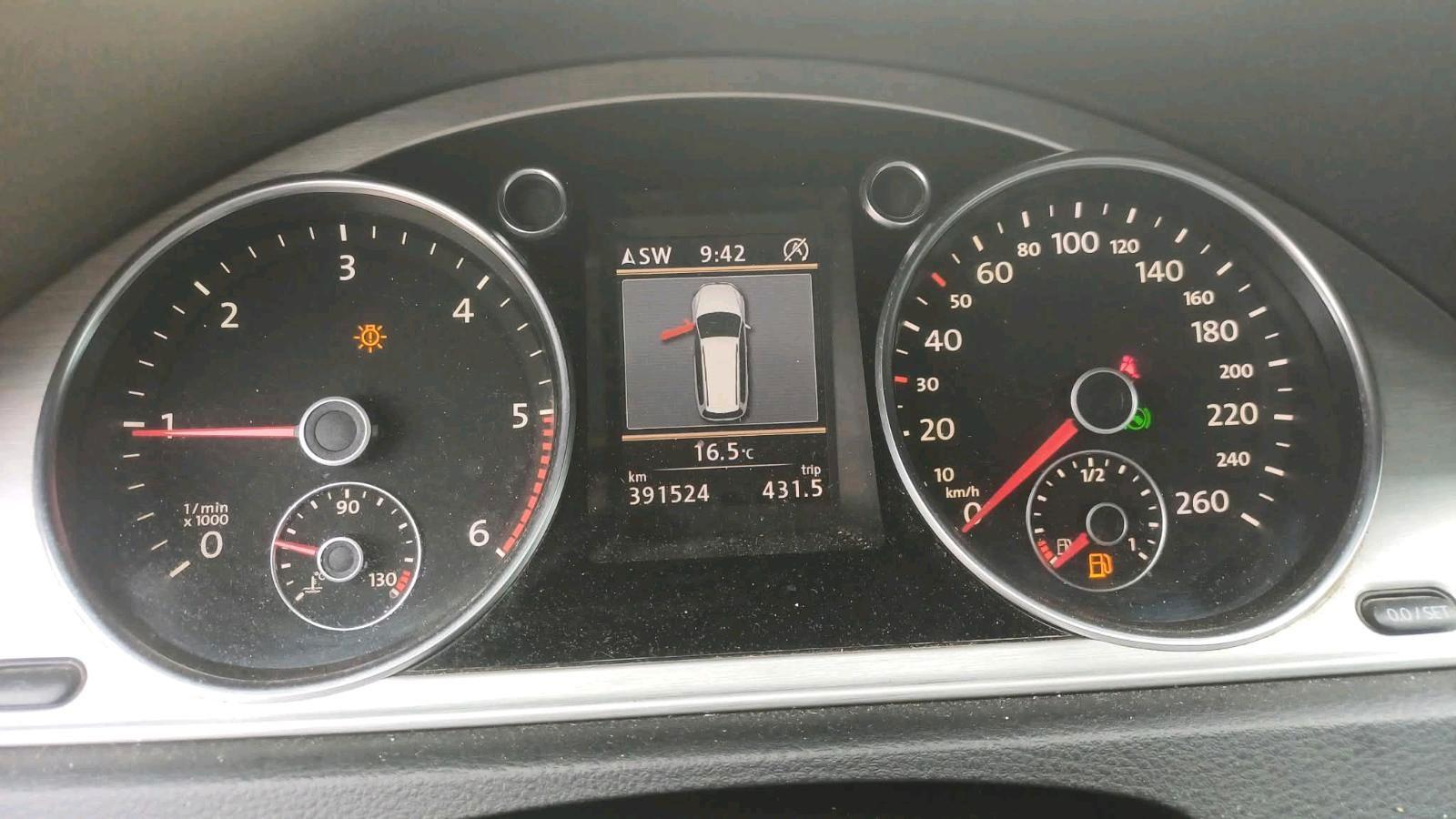 Volkswagen Passat 2011 — photo 7